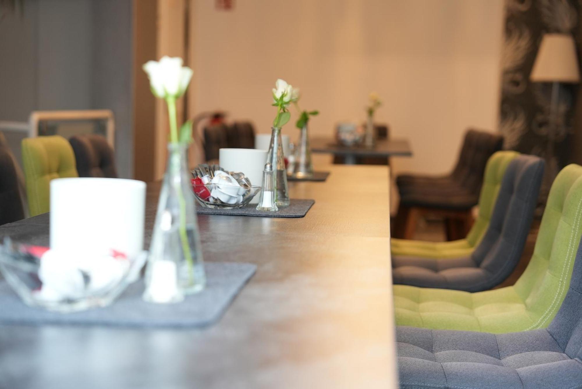 Uno Hotel Posthof ザールルイ エクステリア 写真