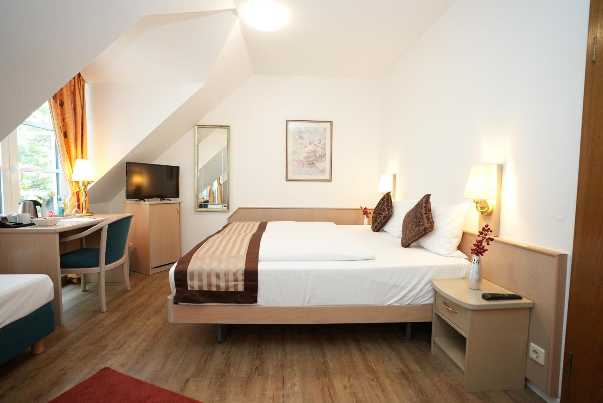 Uno Hotel Posthof ザールルイ エクステリア 写真