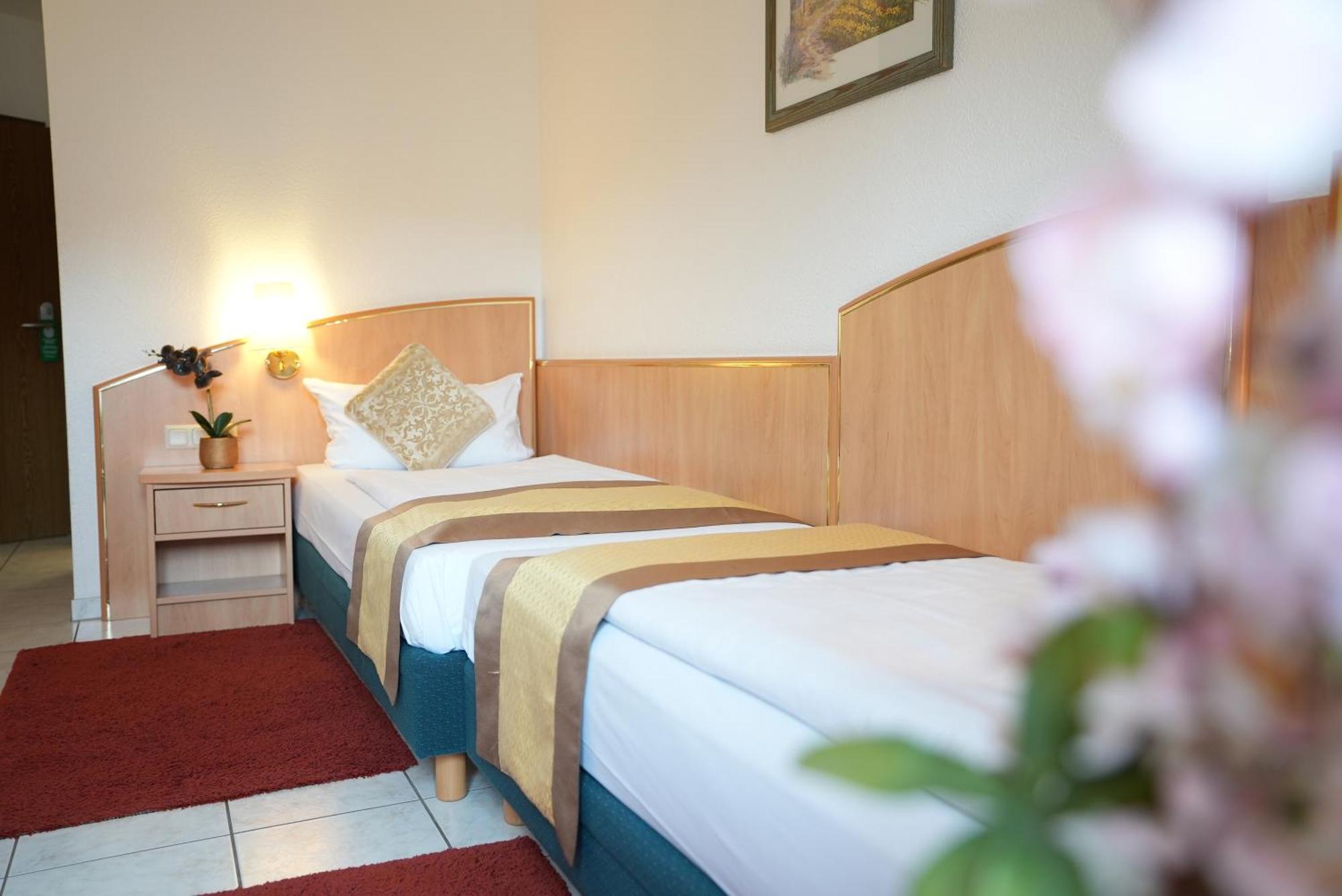 Uno Hotel Posthof ザールルイ エクステリア 写真