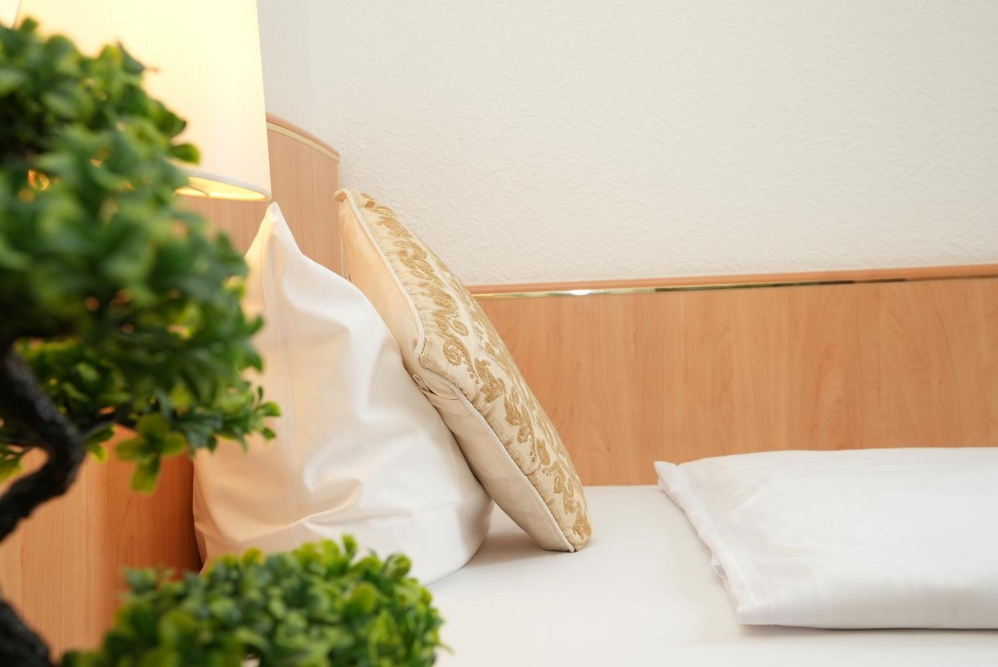 Uno Hotel Posthof ザールルイ エクステリア 写真
