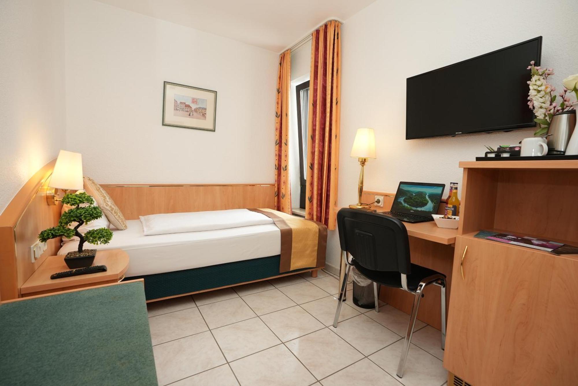 Uno Hotel Posthof ザールルイ エクステリア 写真